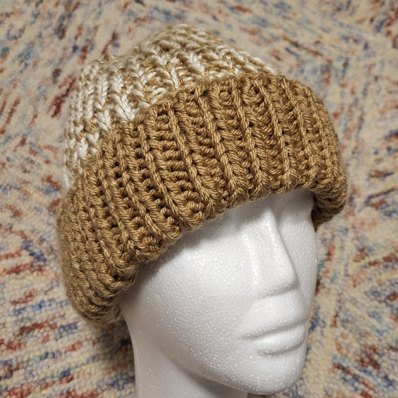 Hand Crafted unisex rib knit winter beanie hat size Adult medium to large - Picture 2 of 9